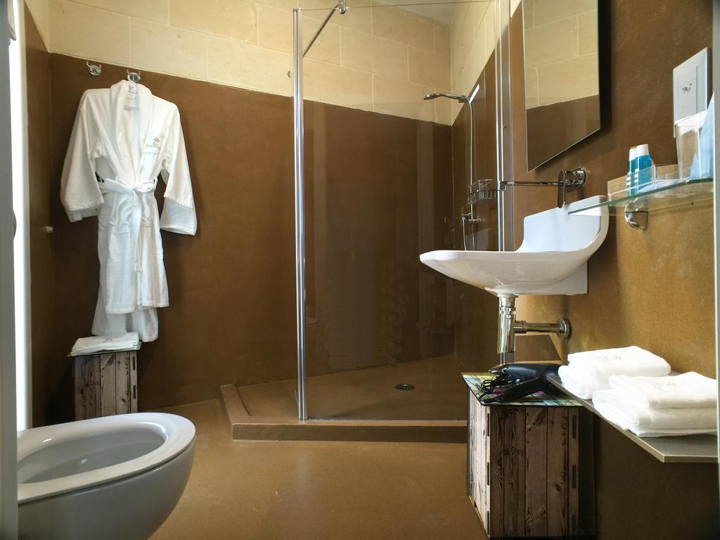 GozoWindmill Apartments Qala Chambre photo